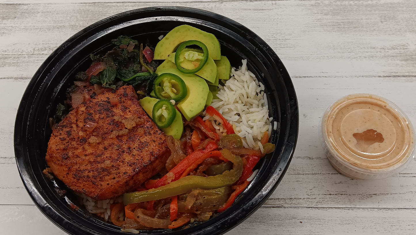 Low Carb/Low Calorie/Pescatarian/Gluten-Free - Coach V's Cajun Salmon Buddha Bowl (581.5 Calories, 55g Carbs, 47.9 Fat, 30.7g Protein) Paired with sautéed spinach, basmati rice, fresh avacado slices, & mixed peppers,Chipotle Sauce