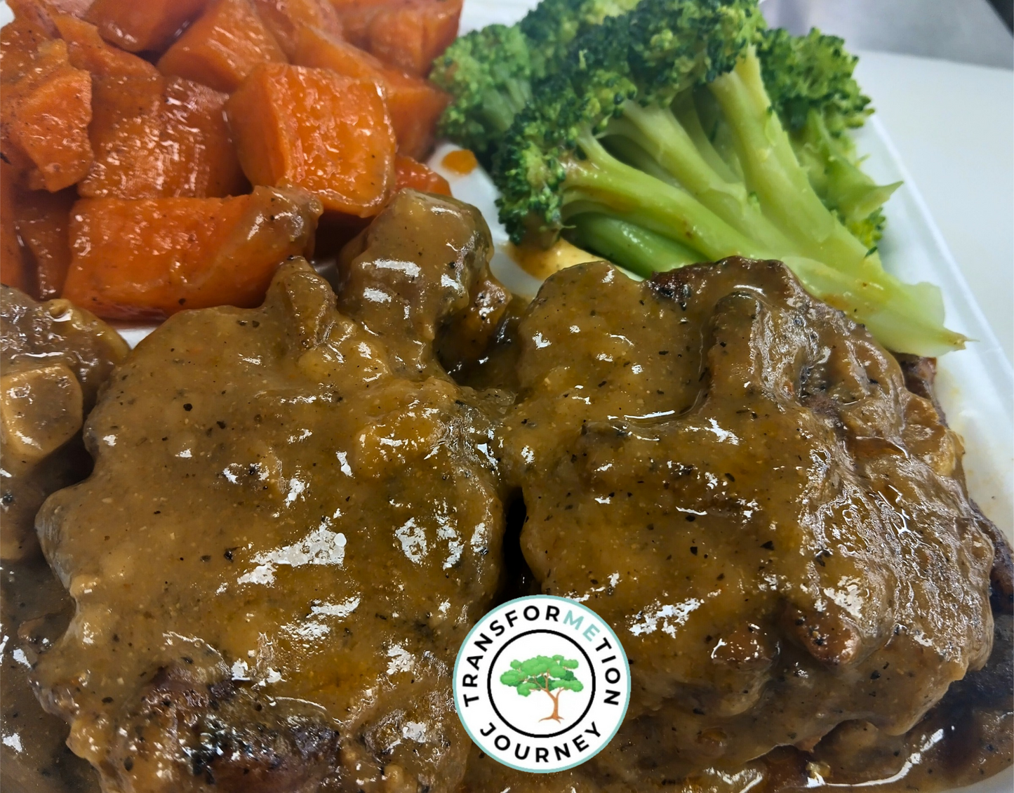 COMFORT FOOD/ Beef Oxtails- Choose 2 Sides. Comes with 2 Cornbread Muffins