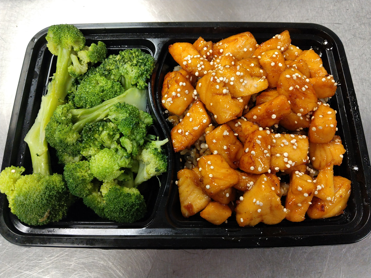 Pescatarian/Low Carb/Low Calories/Keto/Gluten-Free - Teriyaki Salmon Bites over Cauliflower Rice & Broccoli (422 Calories, 9g Carbs, 25g Fat, 27g Protein)