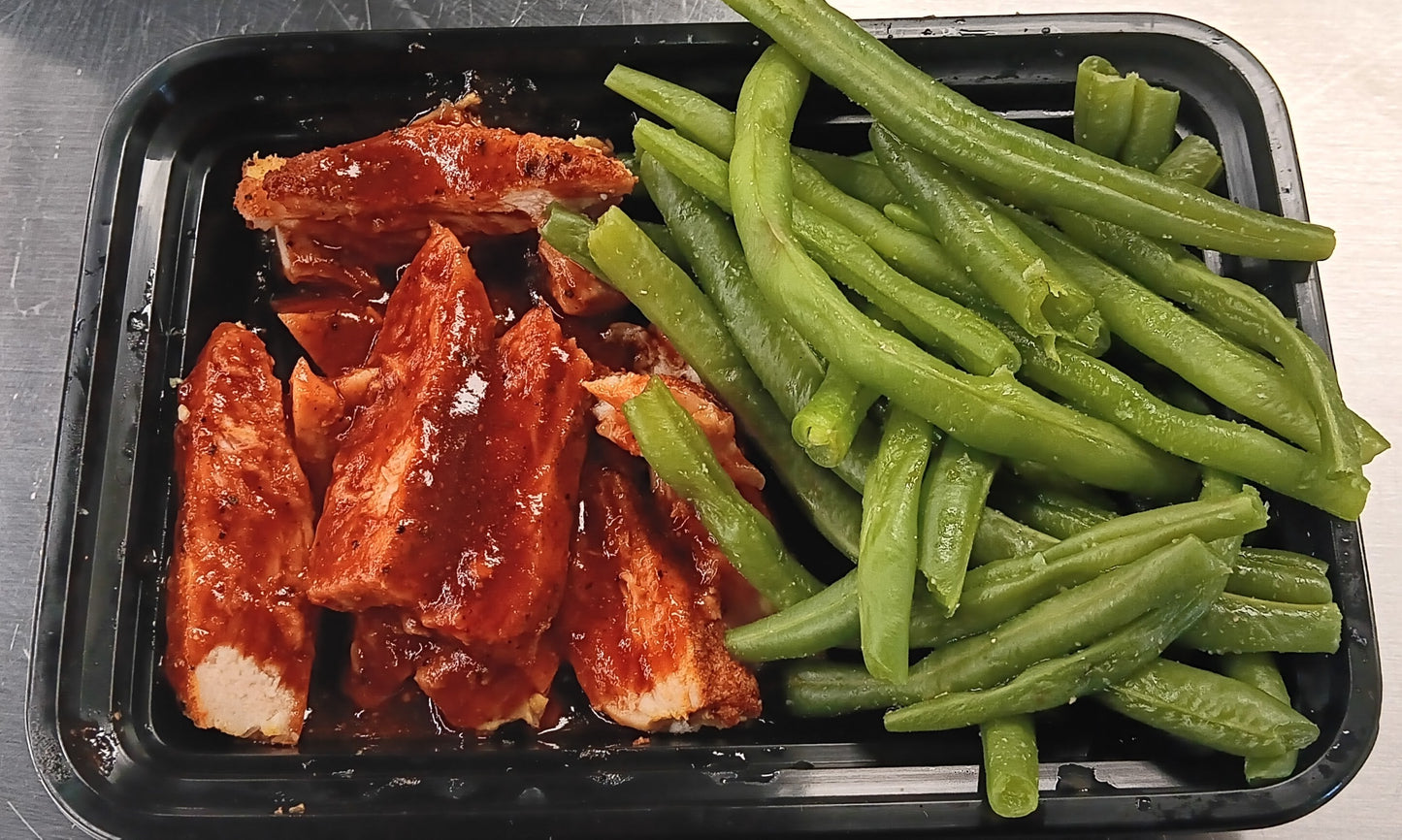 KIDS CORNER_Grilled BBQ Chicken Breast Strips w/ Fresh Steamed Green Beans