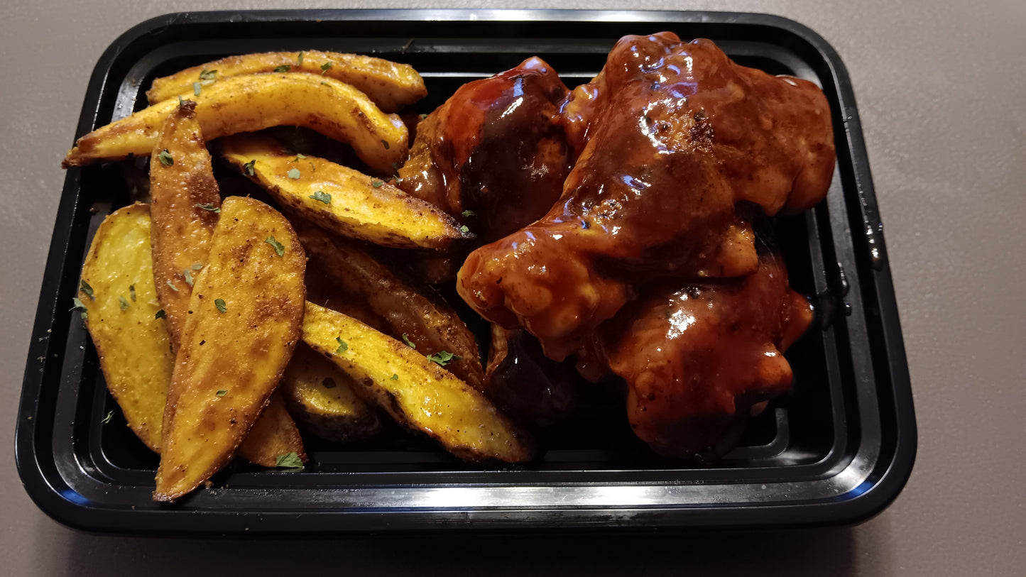 KIDS CORNER_BBQ Chicken Wings(3) w/ Handmade Potato Wedges