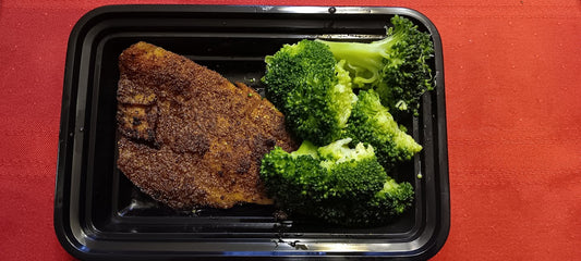 MINI MEAL_ Pescatarian/Low Carb/Low Calorie/Keto/Gluten-Free - Cajun Blackened Tilapia w/ Broccoli - (123.5 Calories 16g Carbs, 1.15g Fat, 13.05g Protein)