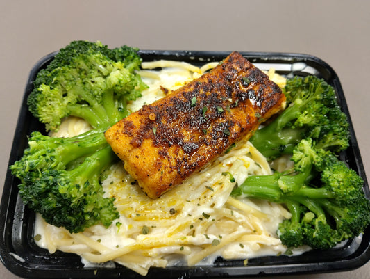 MINI_Blackened Salmon over Gluten-Free  Alfredo Pasta & Steamed Broccoli (395 Calories, 34g Carbs,  27g Fat, 24g Protein)
